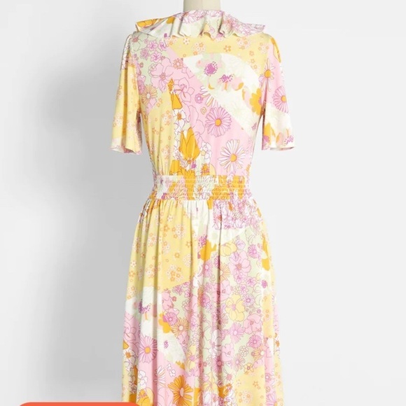 ModCloth Marvelous Flower Medley Surplice Dress Size Medium NWT - Picture 2 of 10